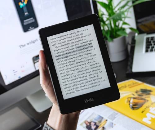 Kindle de Amazon Photo by Balázs Kétyi on Unsplash Kindle de Amazon Photo by Balázs Kétyi on Unsplash