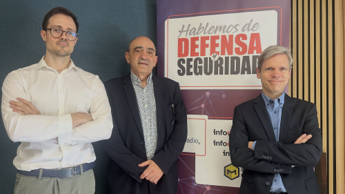 Victor Docampo (HV Sistemas), Miguel Ángel Molina (GMV) y Jesús Ortiz (Airbus Crisa) Victor Docampo (HV Sistemas), Miguel Ángel Molina (GMV) y Jesús Ortiz (Airbus Crisa)