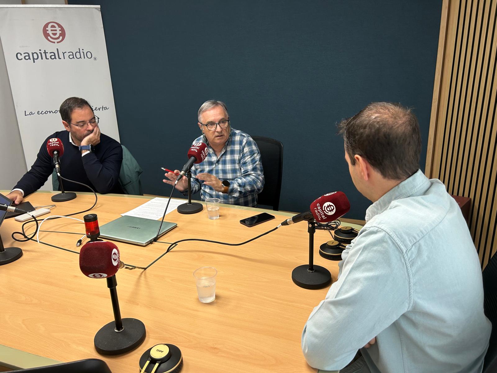 Carlos Gándara. Head of sales B2B en Samsung Electronics Iberia; Juan Manuel Urraca, director de La Magia de la Publicidad en Capital Radio; y Francisco (Kiko) de Ángel Gimeno, EMEA Senior Partner Azure AI Architect en Microsoft.