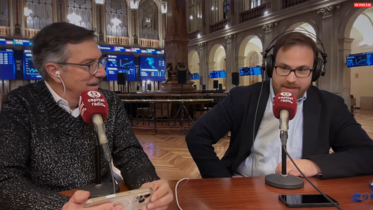 Luis Vicente Muñoz, CEO de Capital Radio; y  Albert Guivernau, director general de la Fundación Civismo.