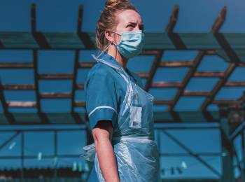 Enfermera - Photo by Luke Jones on Unsplash