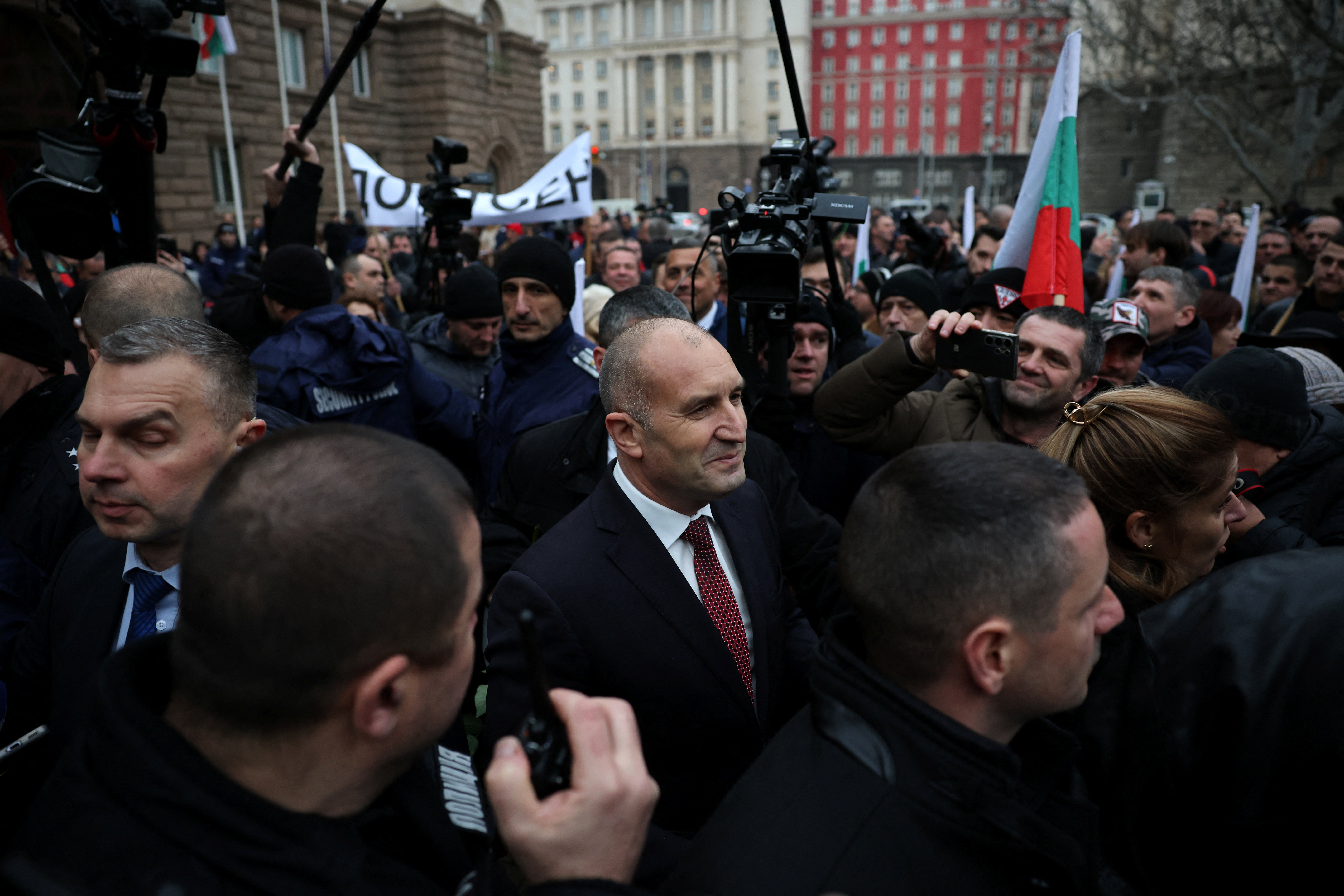 Dimisi&oacute;n del presidente Rumen Radev