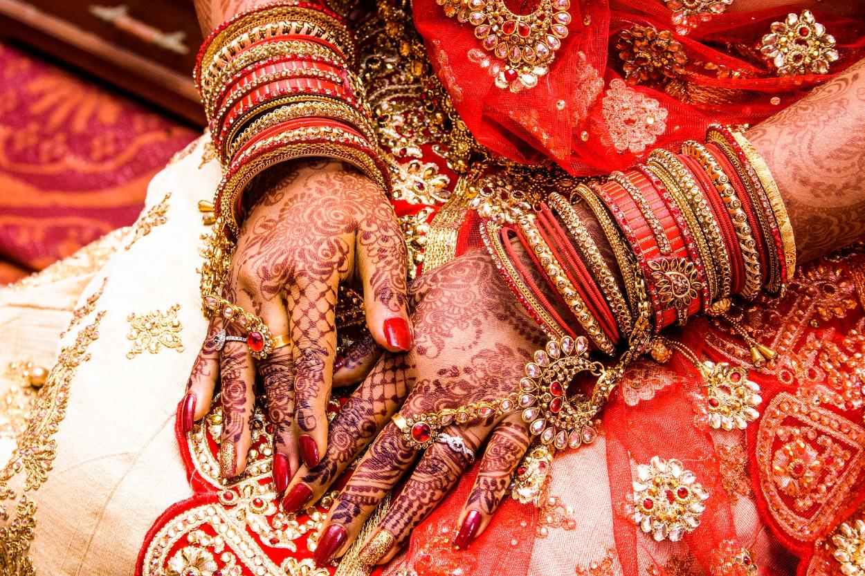 Las bodas Indias no le siguen el ritmo al crecimiento del oro | Capital  Radio