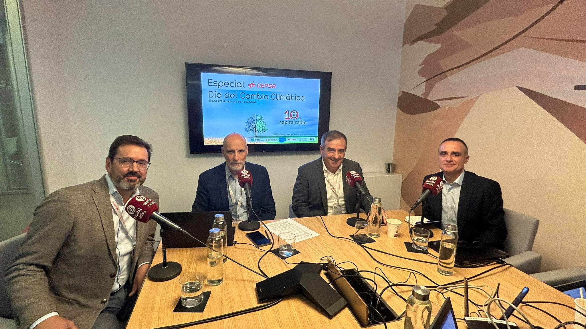 Javier Gándara, presidente de ALA; Chimo Ortega, director de Movilidad sobre Ruedas, Ramón Valdivia, vicepresidente ejecutivo de ASTIC; y Javier Antúnez, director de Biocombustibles de CEPSA Javier Gándara, presidente de ALA; Chimo Ortega, director de Movilidad sobre Ruedas, Ramón Valdivia, vicepresidente ejecutivo de ASTIC; y Javier Antúnez, director de Biocombustibles de CEPSA