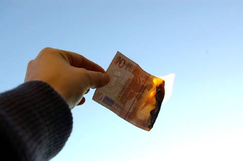 El dinero quema El dinero quema