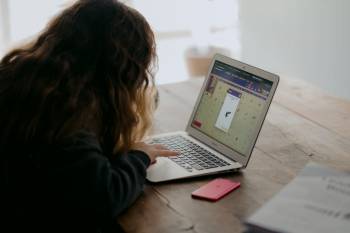 Clases online   Photo by Annie Spratt on Unsplash