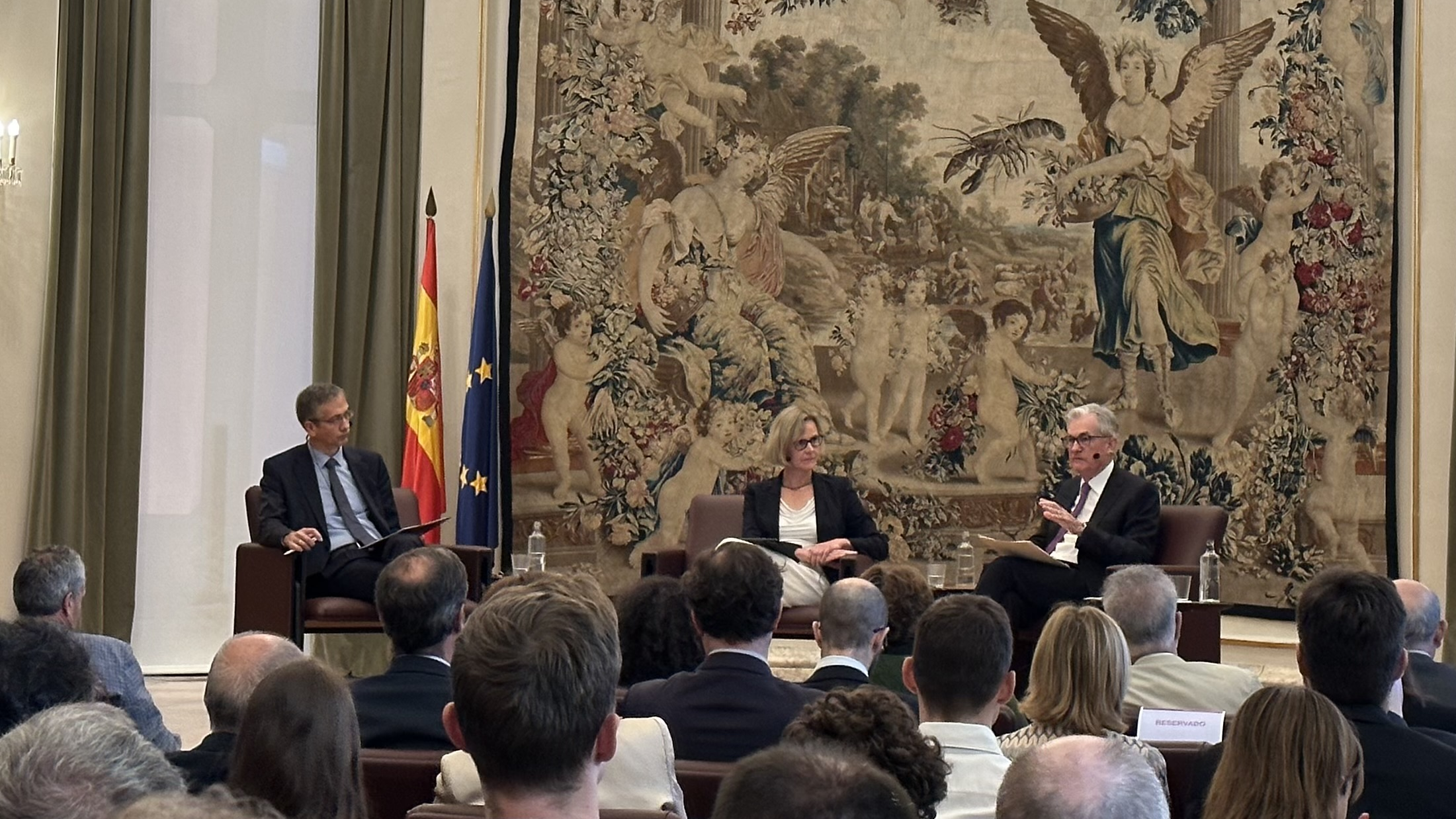 Jerome Powell (presidente de la FED) junto a Pablo Hernández de Cos (gobernador del Banco de España) Jerome Powell (presidente de la FED) junto a Pablo Hernández de Cos (gobernador del Banco de España)