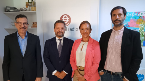 Luis Vicente Muñoz, CEO de Capital Radio; José Carlos González, profesor titular de Derecho Mercantil de la UCM y socio del Área Mercantil de Ceca Magán Abogados, donde dirige el área de Reestructuraciones e Insolvencias; María Díaz, socio director de Surus y responsable de Insolvencia; y Daniel Barrientos, responsable del Departamento Inmuebles de Surus. Luis Vicente Muñoz, CEO de Capital Radio; José Carlos González, profesor titular de Derecho Mercantil de la UCM y socio del Área Mercantil de Ceca Magán Abogados, donde dirige el área de Reestructuraciones e Insolvencias; María Díaz, socio director de Surus y responsable de Insolvencia; y Daniel Barrientos, responsable del Departamento Inmuebles de Surus.