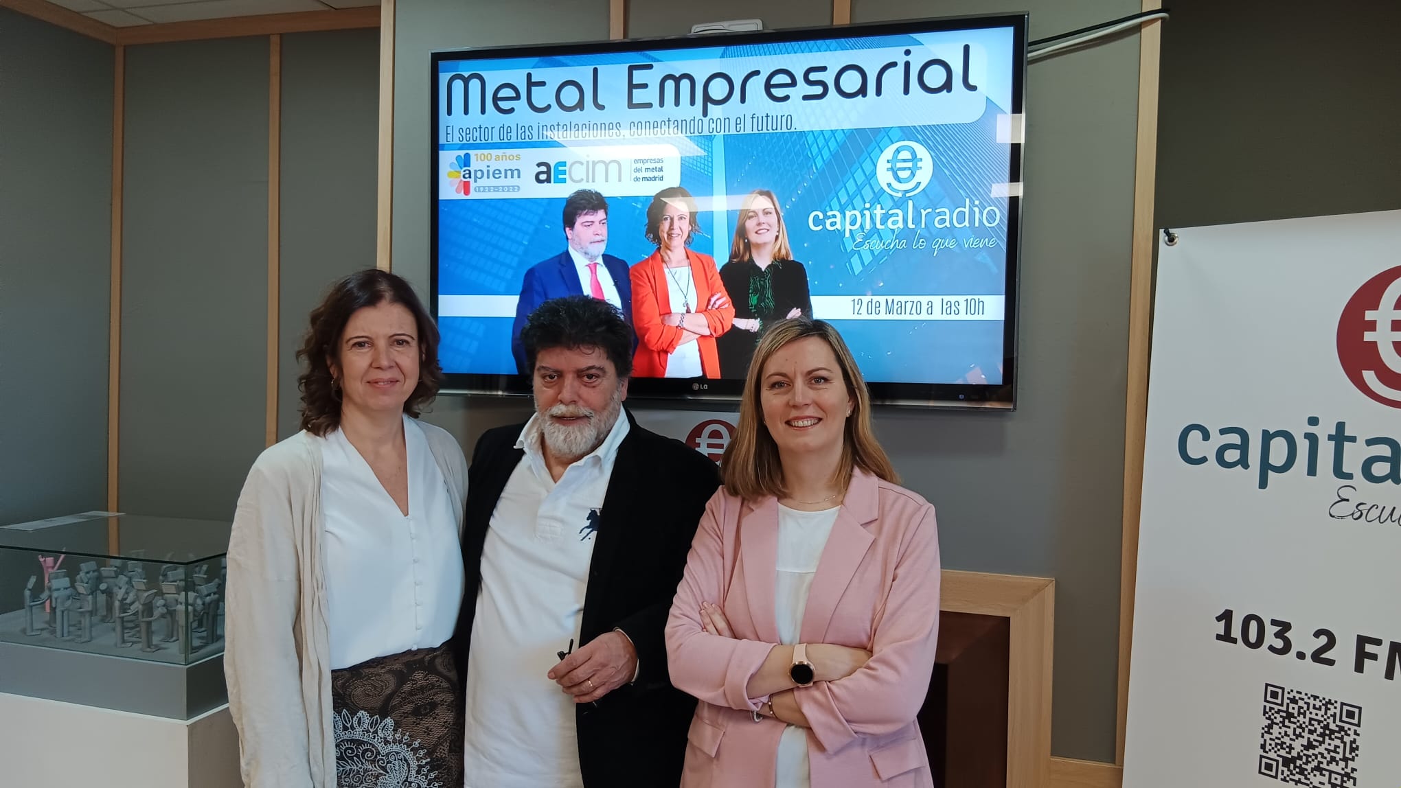 Alicia Perea, vicepresidenta de APIEM; Ángel Bonet, presidente de APIEM; y Desireé Fraile, directora general de APIEM. Alicia Perea, vicepresidenta de APIEM; Ángel Bonet, presidente de APIEM; y Desireé Fraile, directora general de APIEM.