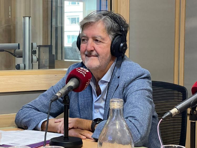 D. Ángel de Benito, secretario general de la Fundación IDIS: \\ D. Ángel de Benito, secretario general de la Fundación IDIS: \\