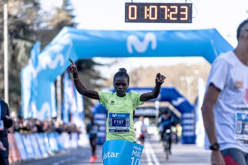 Winfridah Moraa bate el récord femenino del Movistar Madrid Medio Maratón en otra edición muy rápida Una Periodista en Zapatillas Winfridah Moraa bate el récord femenino del Movistar Madrid Medio Maratón en otra edición muy rápida Una Periodista en Zapatillas