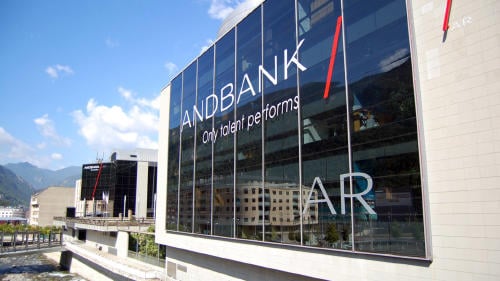 andbank cierra la compra del negocio en espana de degroof petercam y suma 1 300 m