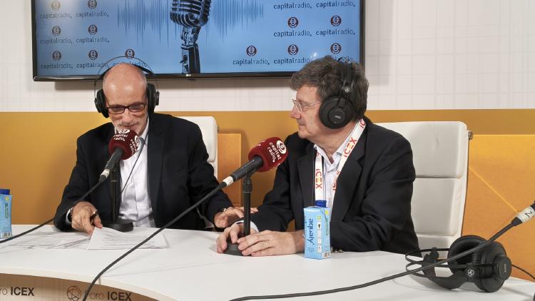Chimo Ortega, director de Movilidad sobre Ruedas; y Javier Puertas, jefe de Servicio de la Unidad de Sueño del Hospital Universitario de La Ribera y vicedecano de Internacionalización en la Facultad de Medicina de la Universidad Católica de Valencia. Chimo Ortega, director de Movilidad sobre Ruedas; y Javier Puertas, jefe de Servicio de la Unidad de Sueño del Hospital Universitario de La Ribera y vicedecano de Internacionalización en la Facultad de Medicina de la Universidad Católica de Valencia.