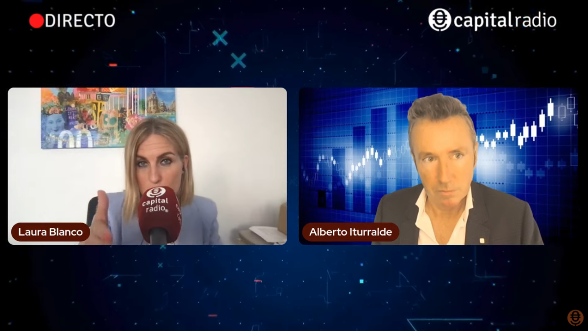 Laura Blanco y Alberto Iturralde durante la Clase de los Viernes de esta semana. Laura Blanco y Alberto Iturralde durante la Clase de los Viernes de esta semana.