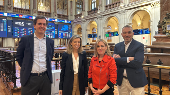 Albella (Axa Investment Managers), Elena Guanter Ros (Candriam) y José María Luna (Luna Sevilla Asesores Patrimoniales) con Laura Blanco