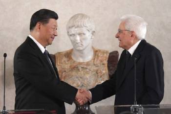 Sergio Mattarella, presidente de Italia y Xi Jinping, presidente chino. REUTERS