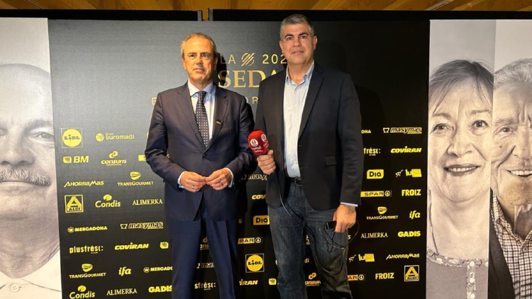 Fernando Moner, presidente de AVACU y directivo de CECU Federación de Consumidores; junto a Jaume Segalés, de La Trilla.