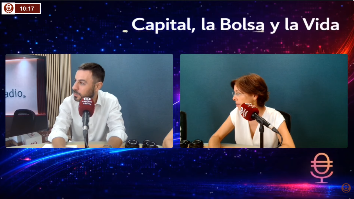 Manuel Dom&iacute;nguez, director general de ASPAPEL; y Beatriz Alonso, responsable de Sostenibilidad de Surus.