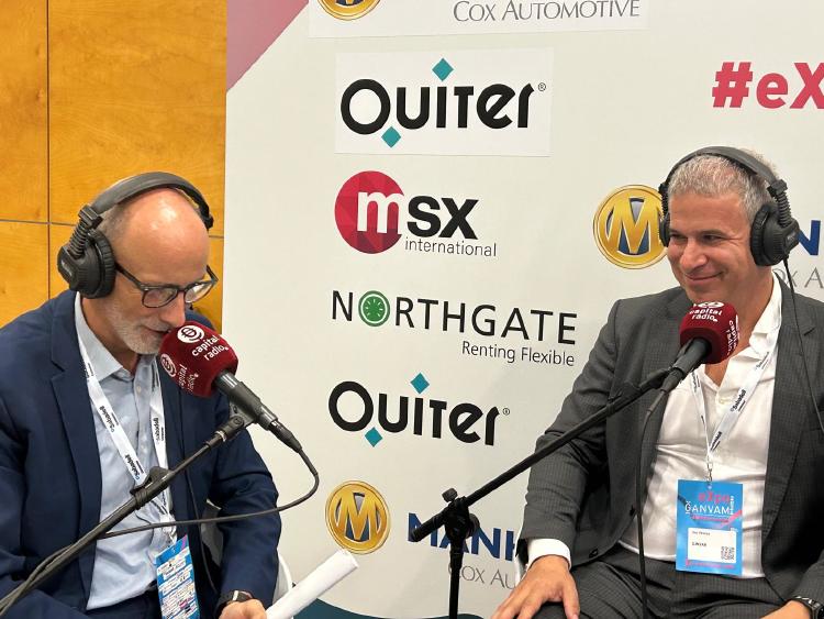 Entrevista de Chimo Ortega a Raúl Palacios, presidente de Ganvam. Entrevista de Chimo Ortega a Raúl Palacios, presidente de Ganvam.