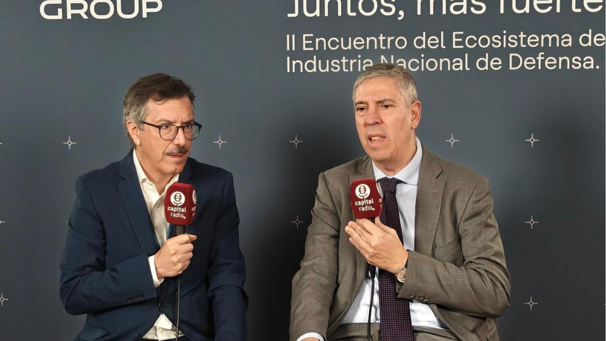 Luis Vicente Muñoz, CEO de Capital Radio; y José Vicente de los Mozos, consejero delegado de Indra.