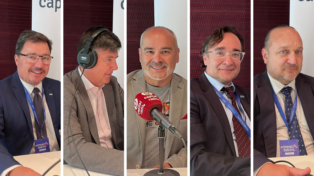 Guillermo Santamaría, consejero de Economía, Empleo y Transformación Digital de la Junta de Extremadura; Manuel Pimentel, ponente del Congreso con \"La digitalización como una oportunidad para el mundo rural\"; Javier Sirvent, ponente del Congreso con \"2025: Odisea EmpresarIAl\" y moderador de la mesa \"Retos del Mundo ante las tecnologías disruptivas actuales\"; Manuel Velardo, director territorial de Telefónica; y Jesús Coslado, director general de Digitalización Regional de la Junta de Extremadura. Guillermo Santamaría, consejero de Economía, Empleo y Transformación Digital de la Junta de Extremadura; Manuel Pimentel, ponente del Congreso con \"La digitalización como una oportunidad para el mundo rural\"; Javier Sirvent, ponente del Congreso con \"2025: Odisea EmpresarIAl\" y moderador de la mesa \"Retos del Mundo ante las tecnologías disruptivas actuales\"; Manuel Velardo, director territorial de Telefónica; y Jesús Coslado, director general de Digitalización Regional de la Junta de Extremadura.