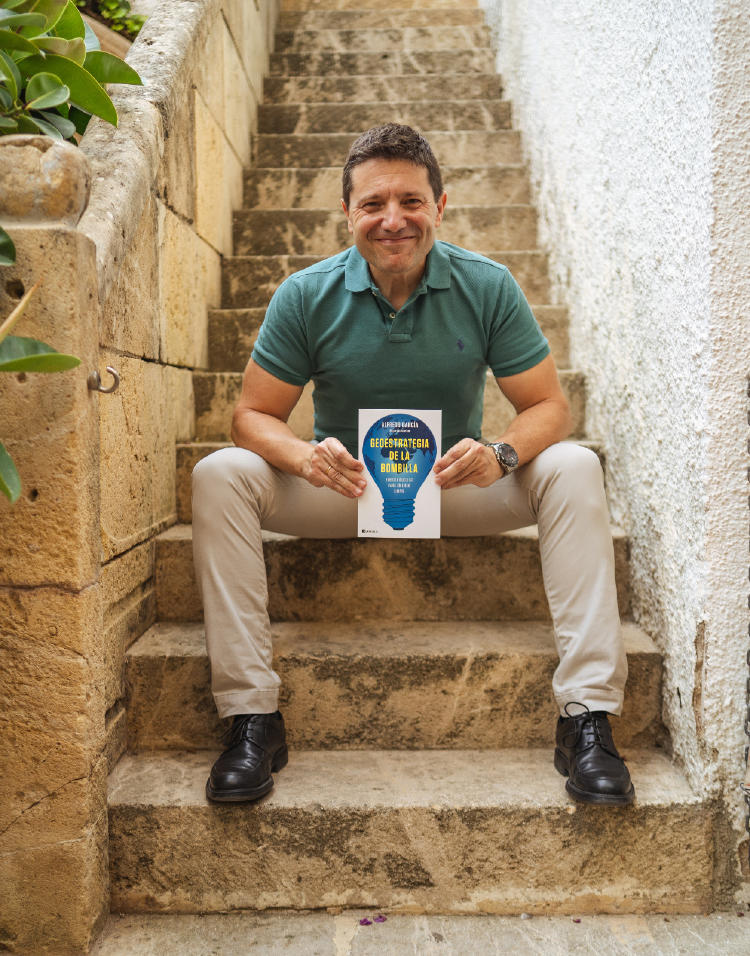 Alfredo García, autor de Geoestrategia de la Bombilla Alfredo García, autor de Geoestrategia de la Bombilla