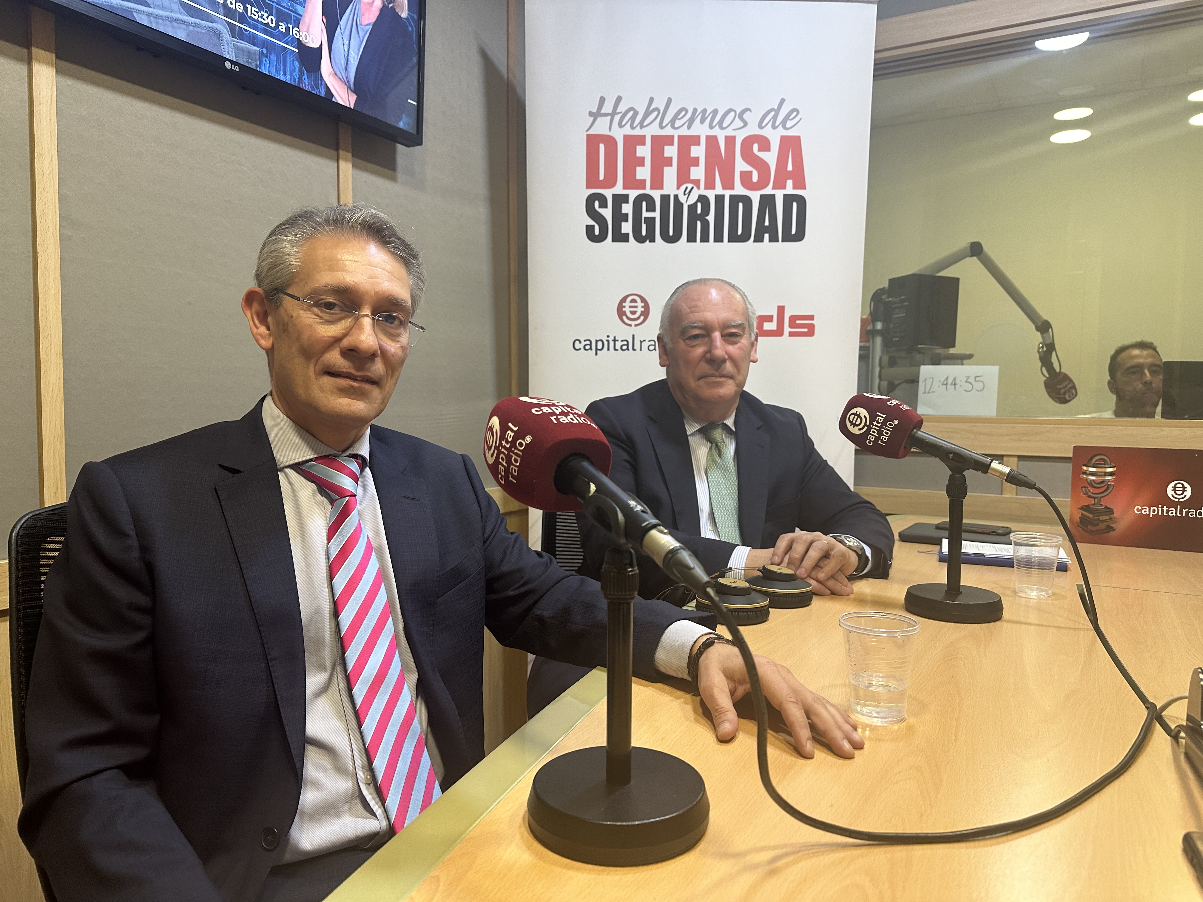 Antonio Fonfría y Carlos Calvo González Regueral Antonio Fonfría y Carlos Calvo González Regueral