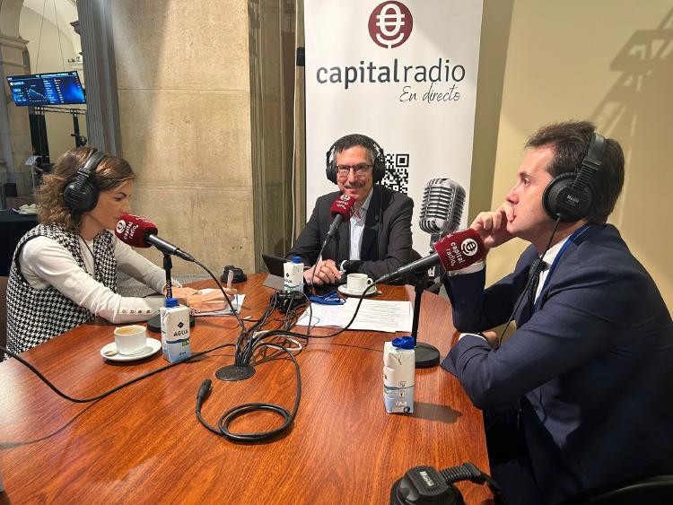 Tertulia sobre renta variable en el XIII Día de la Inversión con Pilar García Germán, directora asociada de Ventas de Fidelity International; y Carlos Moreno, director de Ventas de Columbia Threadneedle Investments. Tertulia sobre renta variable en el XIII Día de la Inversión con Pilar García Germán, directora asociada de Ventas de Fidelity International; y Carlos Moreno, director de Ventas de Columbia Threadneedle Investments.