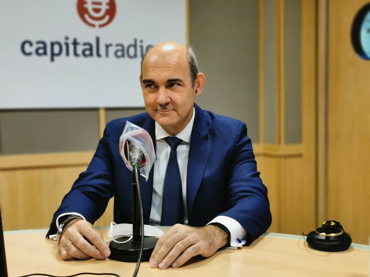 EkwGB_NX0AUS83y EkwGB_NX0AUS83y