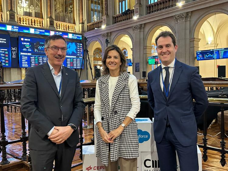 Tertulia sobre renta variable en el XIII Día de la Inversión con Pilar García Germán, directora asociada de Ventas de Fidelity International; y Carlos Moreno, director de Ventas de Columbia Threadneedle Investments.