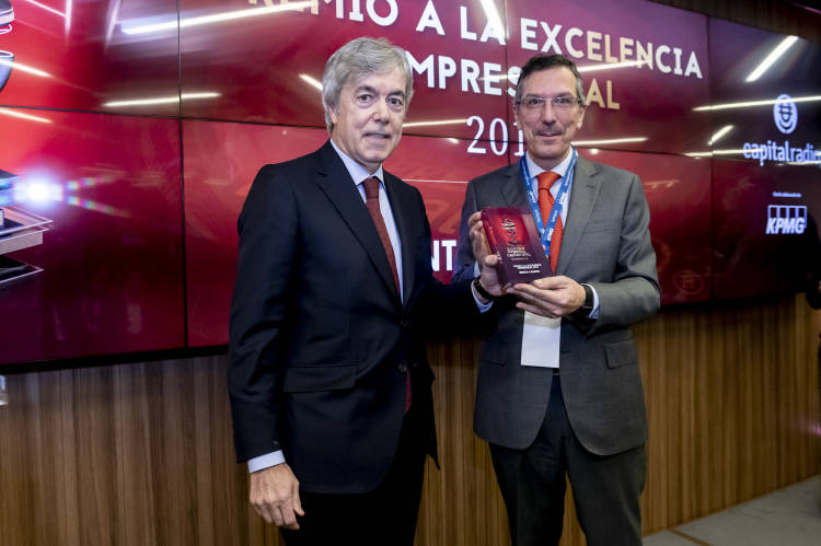 2019-12-12 PREMIOS CAPITAL RADIO 39
