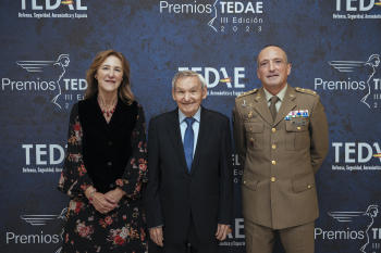 Silvia Lazcano, Amable Liñán y Javier Moreno Miguel, premios TEDAE 2023 Silvia Lazcano, Amable Liñán y Javier Moreno Miguel, premios TEDAE 2023
