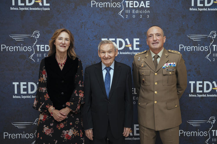 Silvia Lazcano, Amable Liñán y Javier Moreno Miguel, premios TEDAE 2023
