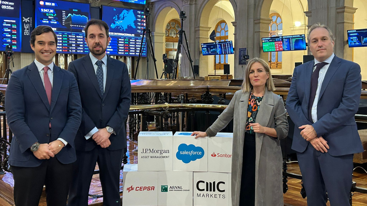 Tertulia sobre renta fija en el XIII Día de la Inversión con Santiago Matossian, Sales Director de AXA INVESTMENT Managers; Diego Andrés Gutiérrez, Client Relations de Candriam; y Ignacio Victoriano, responsable de Inversión en Renta Fija de Renta 4 Gestora. Tertulia sobre renta fija en el XIII Día de la Inversión con Santiago Matossian, Sales Director de AXA INVESTMENT Managers, Diego Andrés Gutiérrez, Client Relations de Candriam; y Ignacio Victoriano, responsable de Inversión en Renta Fija de Renta 4 Gestora.