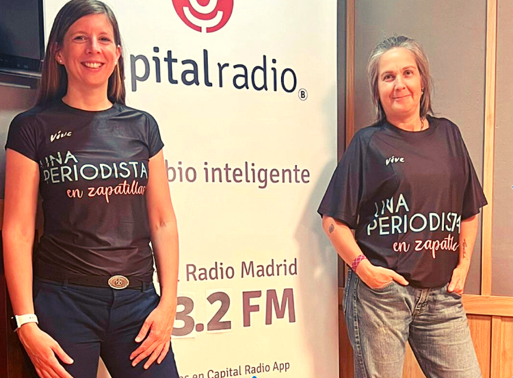 Camisetas Una Periodista en Zapatillas Capital Radio