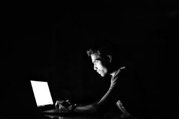hacking 2903156_1280 hacking 2903156_1280
