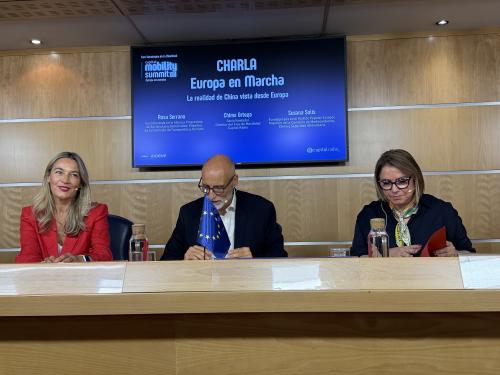 Susana Solís, del Partido Popular Europeo, y Rosa María Serrano, de la Alianza Progresista de Socialistas Susana Solís, del Partido Popular Europeo, y Rosa María Serrano, de la Alianza Progresista de Socialistas