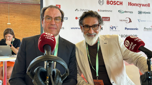 Alejandro Sanz, vicepresidente de GRIMEC, el Gremio de Instaladores y Mantenedores de Extintores y Sistemas contra Incendios de Cataluña) y presidente de Honor de AERME. Alejandro Sanz, vicepresidente de GRIMEC, el Gremio de Instaladores y Mantenedores de Extintores y Sistemas contra Incendios de Cataluña) y presidente de Honor de AERME.