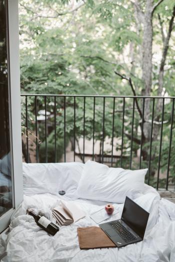 Beneficios de dormir la siesta Beneficios de dormir la siesta