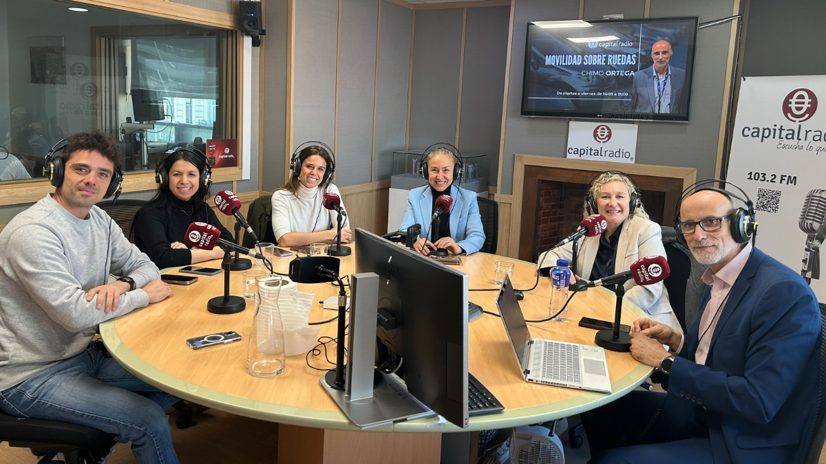 El equipo de Comunicación de Michelín en los estudios centrales de Capital Radio. El equipo de Comunicación de Michelín en los estudios centrales de Capital Radio.