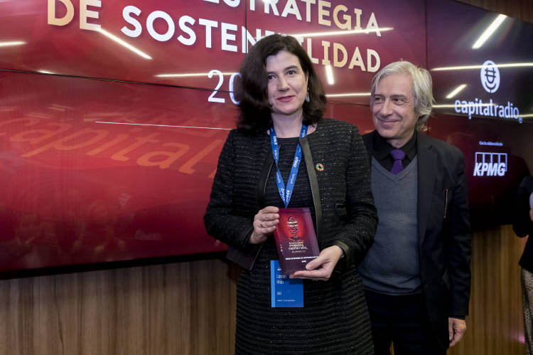 2019-12-12 PREMIOS CAPITAL RADIO 75