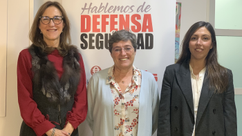 Silvia Lazcano, presidenta de la Plataforma Tecnológica Aeroespacial Española, Paloma Lanza, jefa de Control de Gastos de Ingeniería en Santa Bárbara Sistemas y Alicia Lapique, ingeniera Naval en Navantia