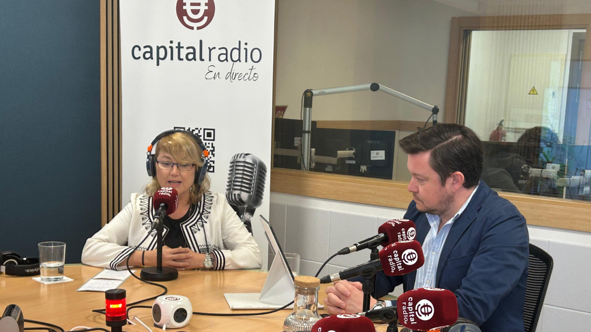 Carmen Chicharro, directora comercial, Marketing e Innovaci&oacute;n en Metrovacesa; y &nbsp;Carlos &Aacute;lvarez Ramallo, partner de eVoost AI.