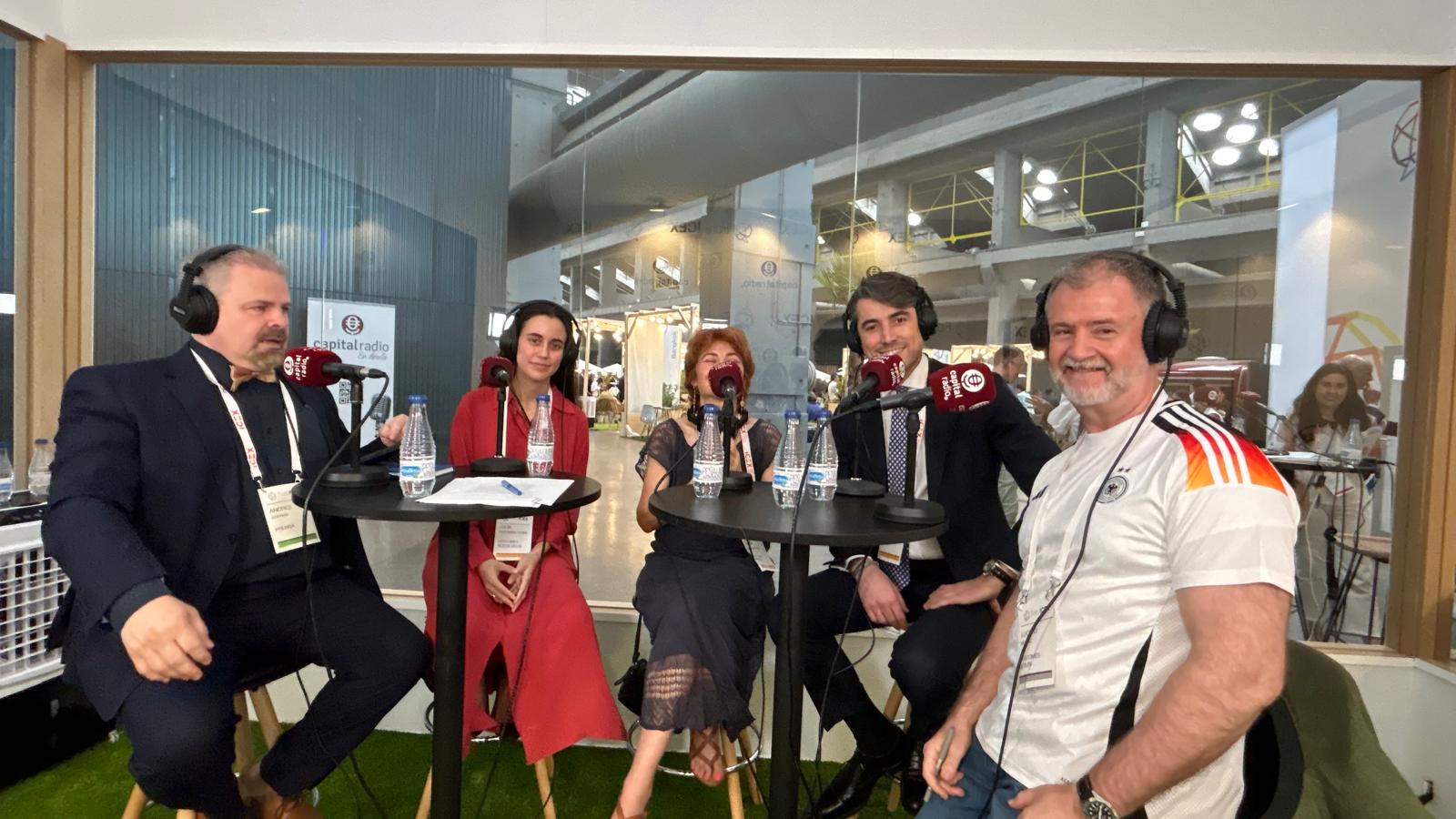 Lucía Paternina, consejera de la Oficina Económica y Comercial en Nueva Delhi; María Peña, de México D.F.; Rodrigo Tilve, de Sydney; y Lucinio Muñoz, de Berlín.