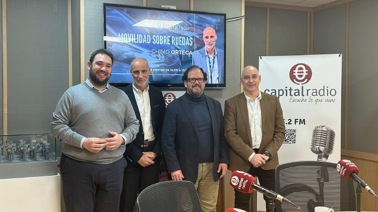 Luis Miguel Torres, director general de Transportes de la Comunidad de Madrid; Chimo Ortega, director de Movilidad sobre Ruedas; Daniel Pérez, CEO de Zunder; y David Barrientos, Manager de Comunicación de Nissan.