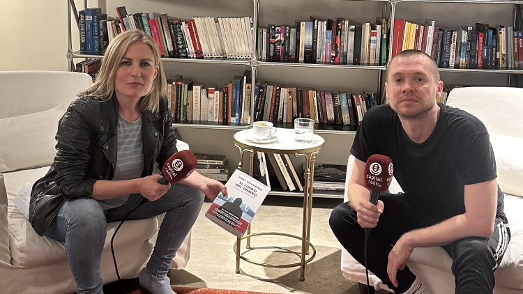 Gary Stevenson tras la entrevista con Laura Blanco Gary Stevenson tras la entrevista con Laura Blanco