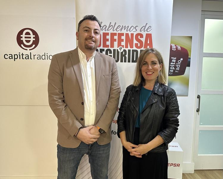 David Roca, responsable del proyecto del Gemelo Digital de la Planta de la Ría de Ferrol, de Navantia, con Laura Blanco David Roca, responsable del proyecto del Gemelo Digital de la Planta de la Ría de Ferrol, de Navantia, con Laura Blanco