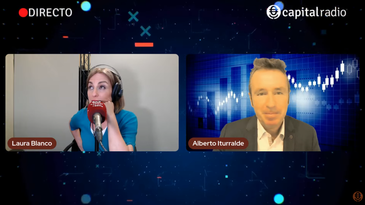 Laura Blanco y Alberto Iturralde durante la Clase de los Viernes de esta semana.