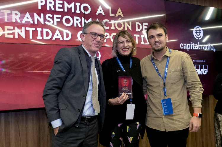 2019-12-12 PREMIOS CAPITAL RADIO 73