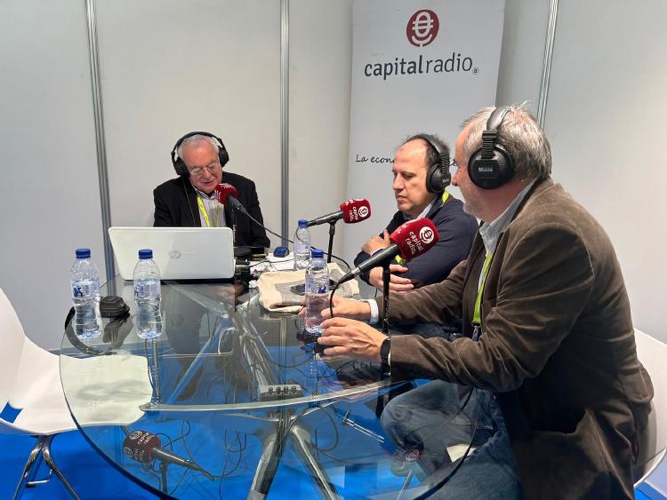 Cándido Herrero, responsable de Eventos de Fundae; y Diego Meléndez, responsable del Proyecto Digitalízate Plus. Cándido Herrero, responsable de Eventos de Fundae; y Diego Meléndez, responsable del Proyecto Digitalízate Plus.